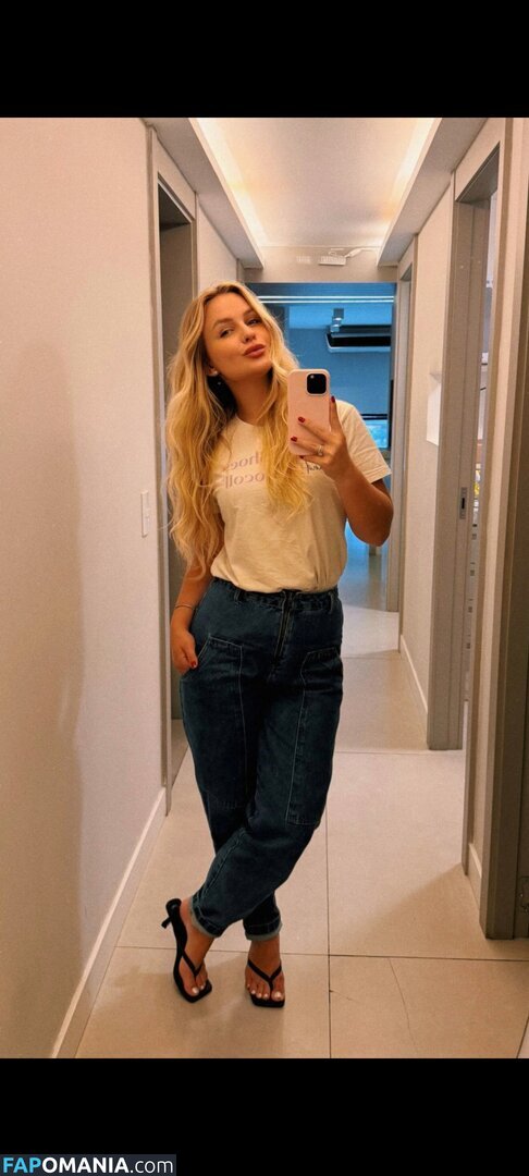 Emilly Schellmann / _emillyschellmann Nu OnlyFans  Photo fuitée #29