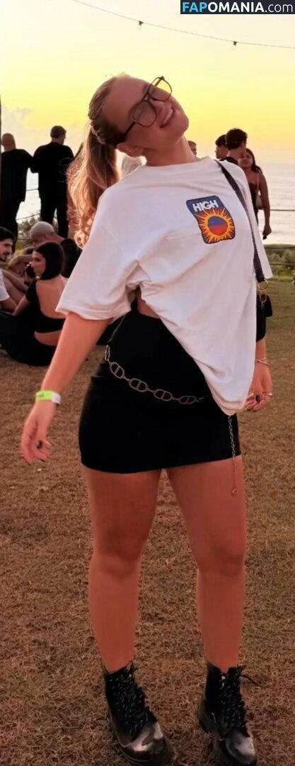 Emilly Schellmann / _emillyschellmann Nu OnlyFans  Photo fuitée #41