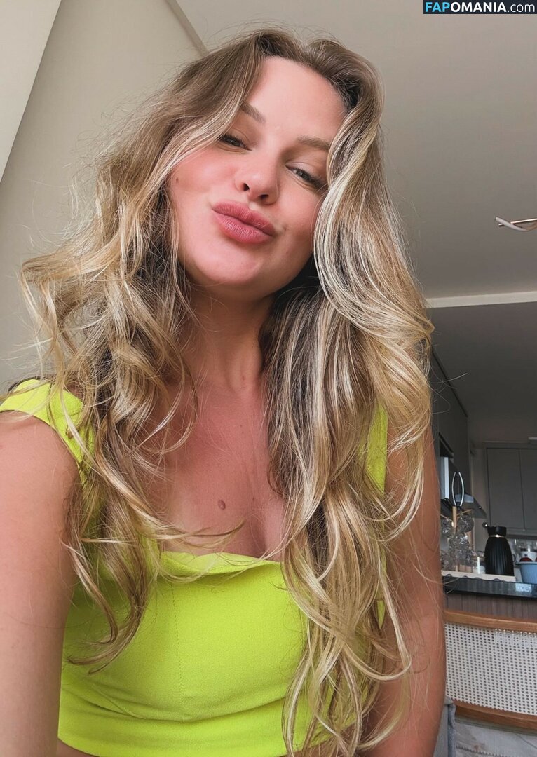 Emilly Schellmann / _emillyschellmann Nu OnlyFans  Photo fuitée #45