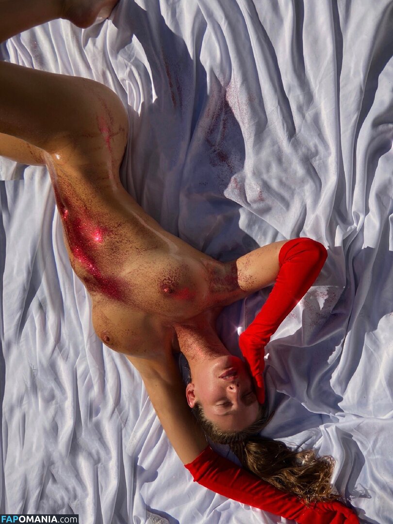 Emily Agnes / isthatemily Nu OnlyFans  Photo fuitée #2