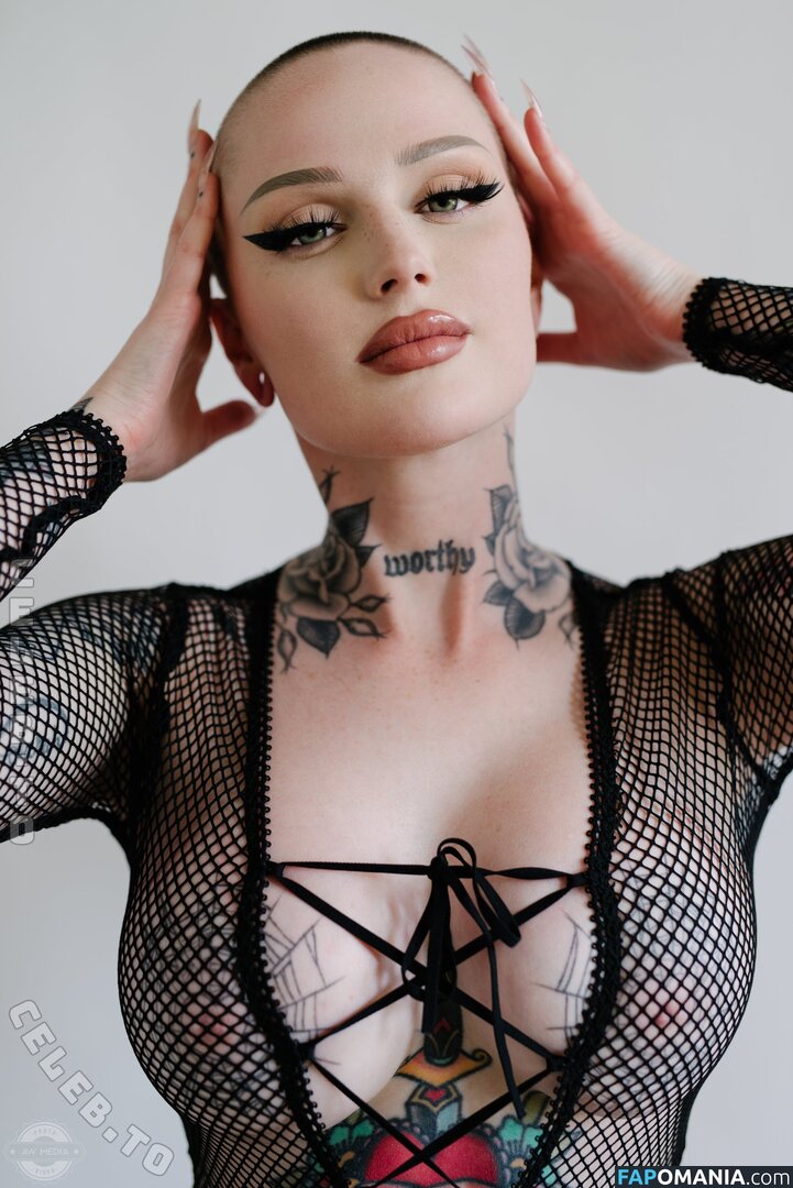 Emily Boring / embodoe / https: Nu OnlyFans  Photo fuitée #1