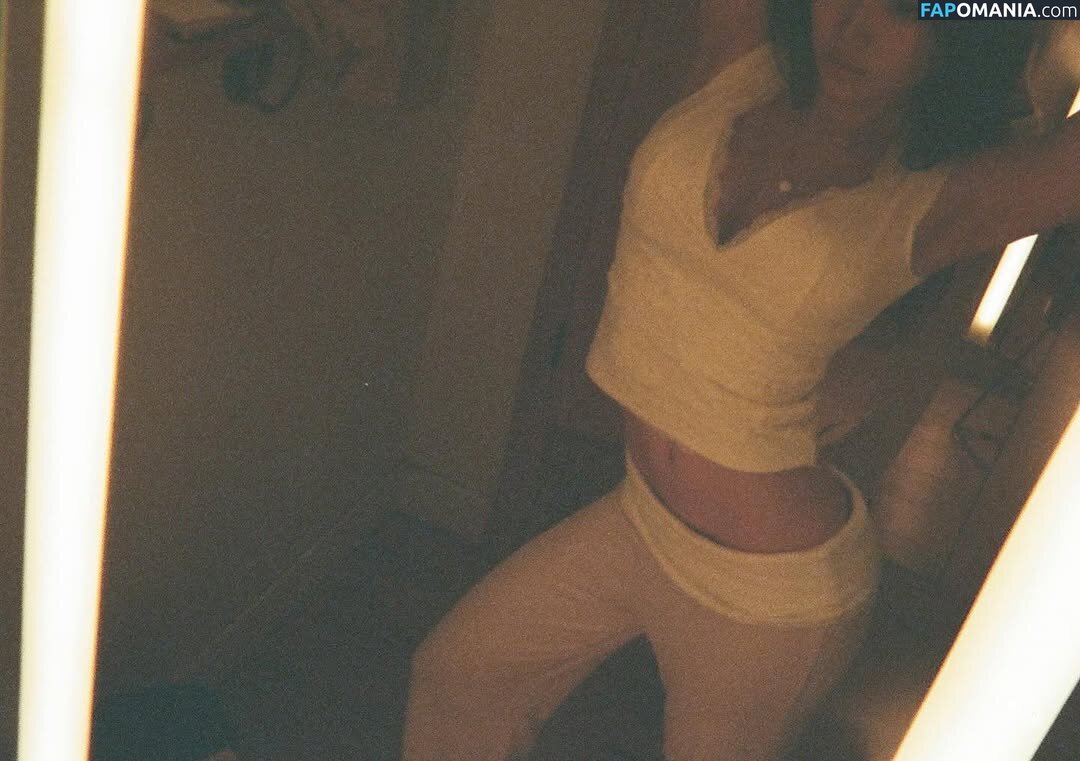 Emily Hung / dcyyy___ Nu OnlyFans  Photo fuitée #8