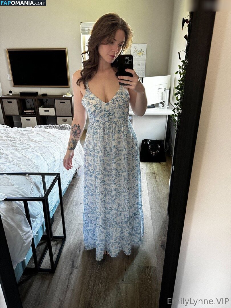 Emily Lynne / theemilylynne / themilylynne Nu OnlyFans  Photo fuitée #51