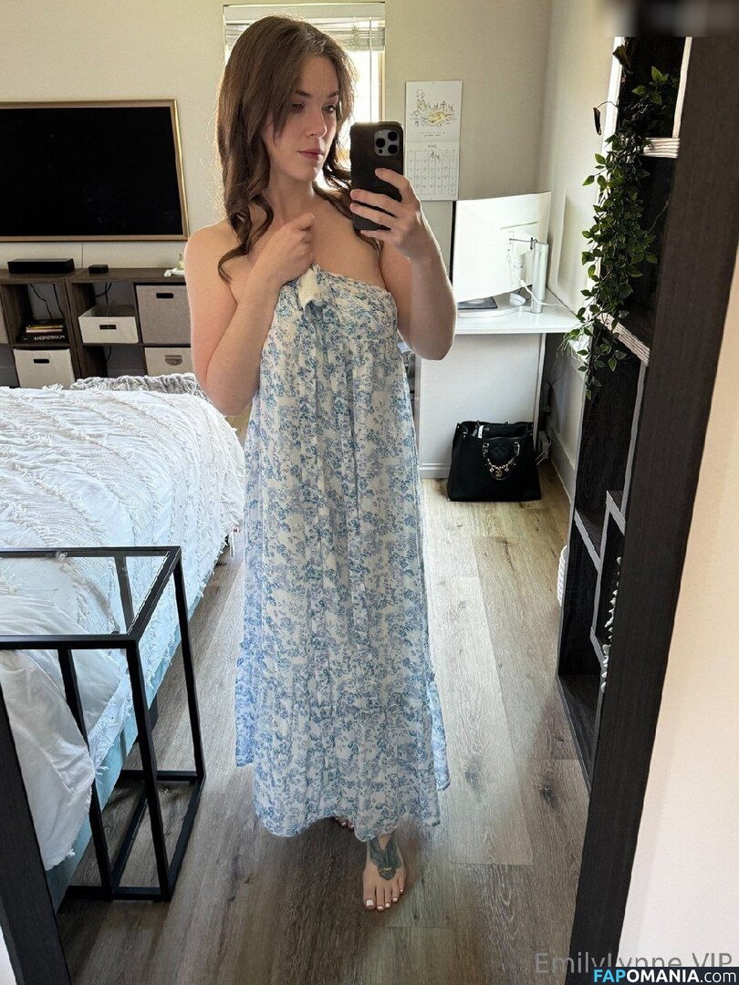 Emily Lynne / theemilylynne / themilylynne Nu OnlyFans  Photo fuitée #52