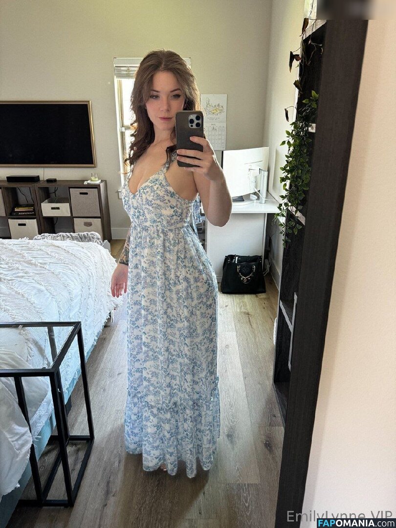 Emily Lynne / theemilylynne / themilylynne Nu OnlyFans  Photo fuitée #54