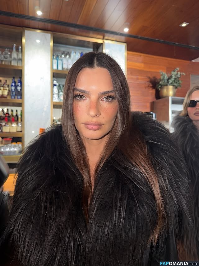 Emily Ratajkowski / Officialemilyratajkowski / emrata / https: Nu OnlyFans  Photo fuitée #39
