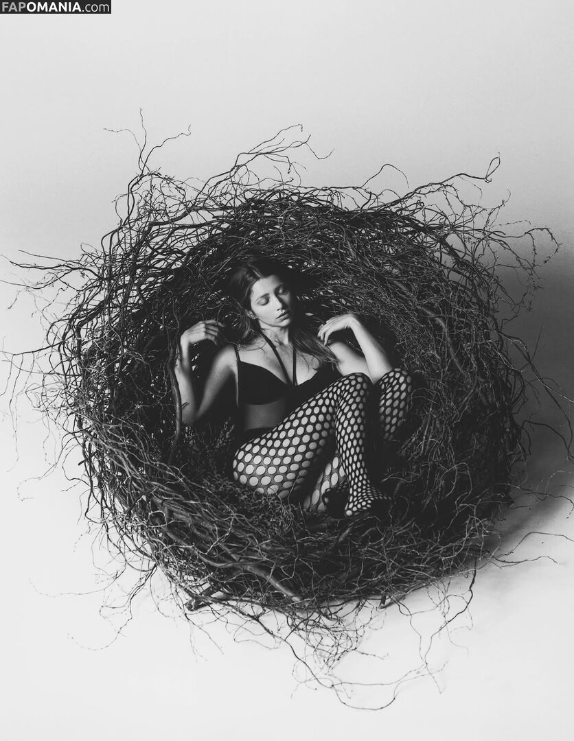 Emily Rudd / emilysteaparty Nu OnlyFans  Photo fuitée #272