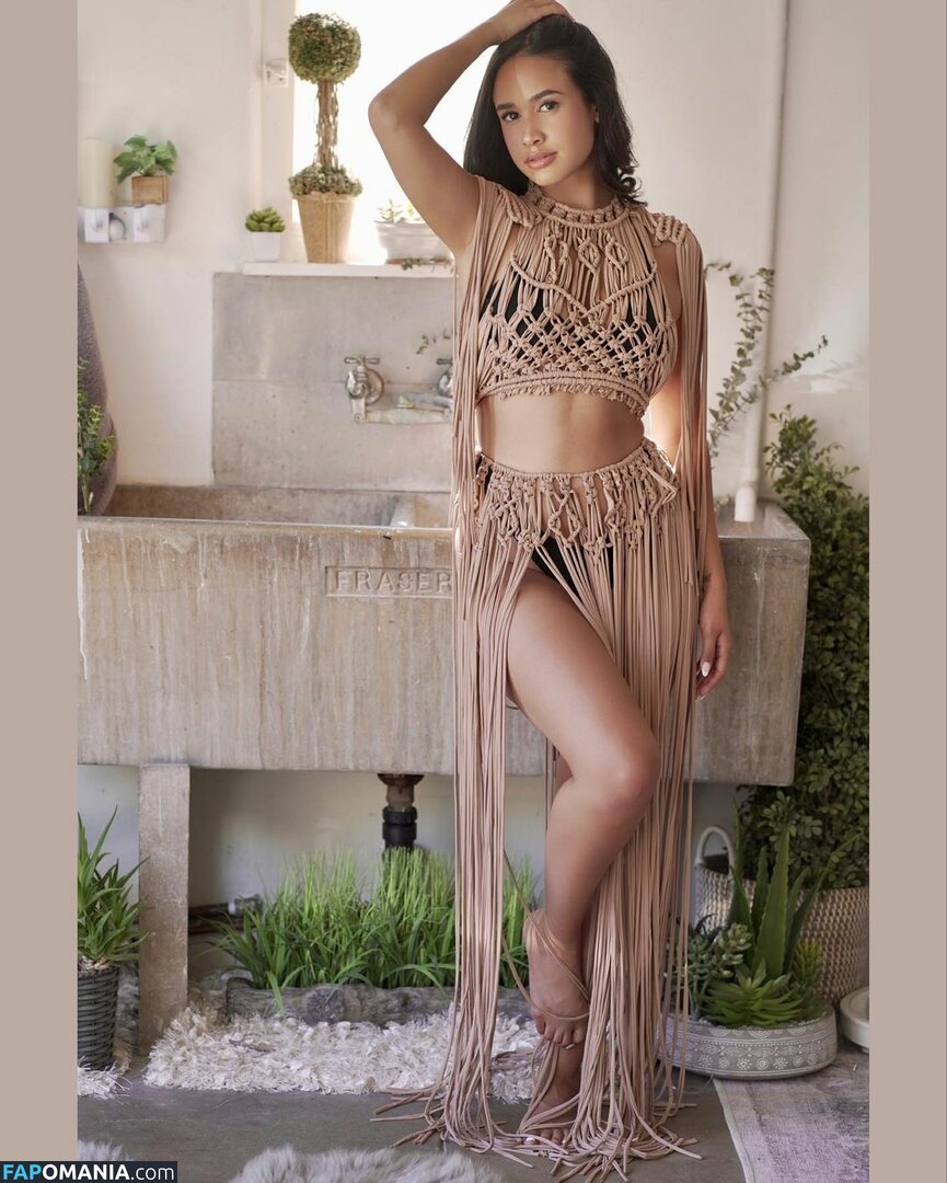 Emily Tosta / emilytosta Nu OnlyFans  Photo fuitée #51