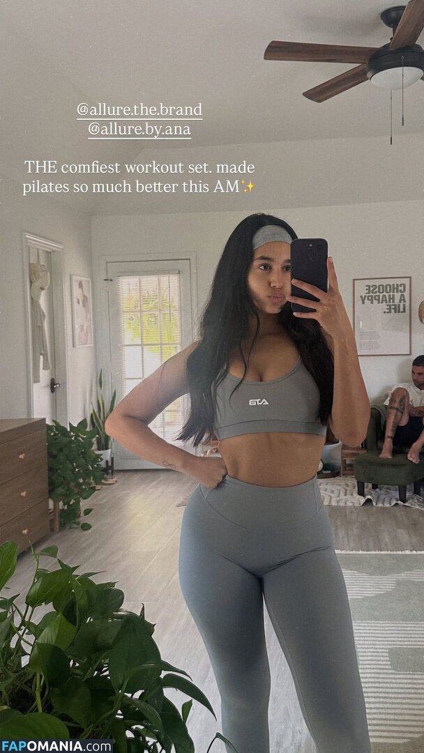 Emily Tosta / emilytosta Nu OnlyFans  Photo fuitée #232