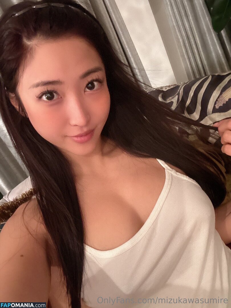 Emiri Momata / emirimomota / mizukawasumire Nu OnlyFans  Photo fuitée #20