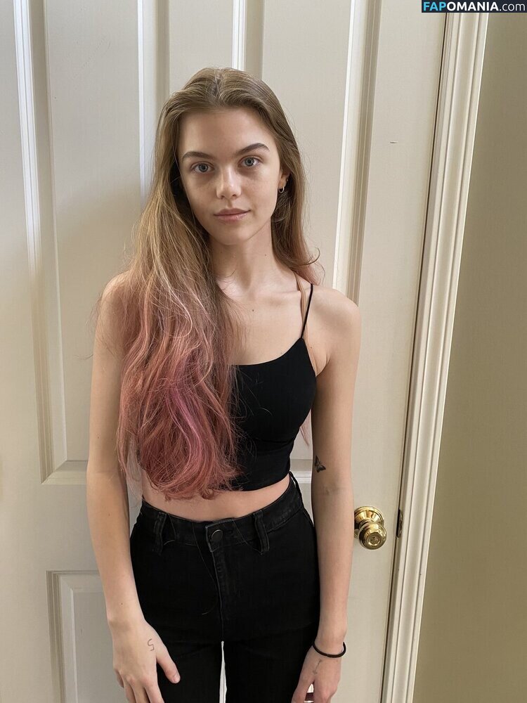 Bradpittsgf / Emma Beardsley / emmabbeardsley Nu OnlyFans  Photo fuitée #18