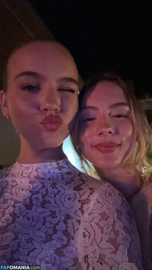 Emma Brooks / emmabrooks / nalabrooks Nu OnlyFans  Photo fuitée #129