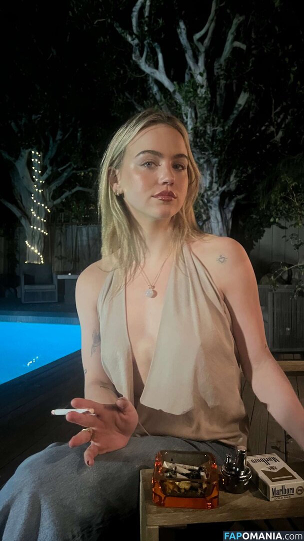 Emma Brooks / emmabrooks / nalabrooks Nu OnlyFans  Photo fuitée #1724