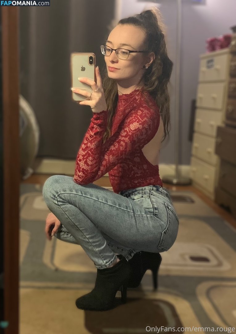 emma.rouge / emmarogue Nu OnlyFans  Photo fuitée #25