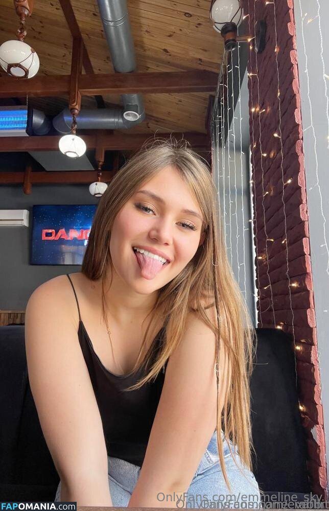 emmeline_sky Nu OnlyFans  Photo fuitée #7