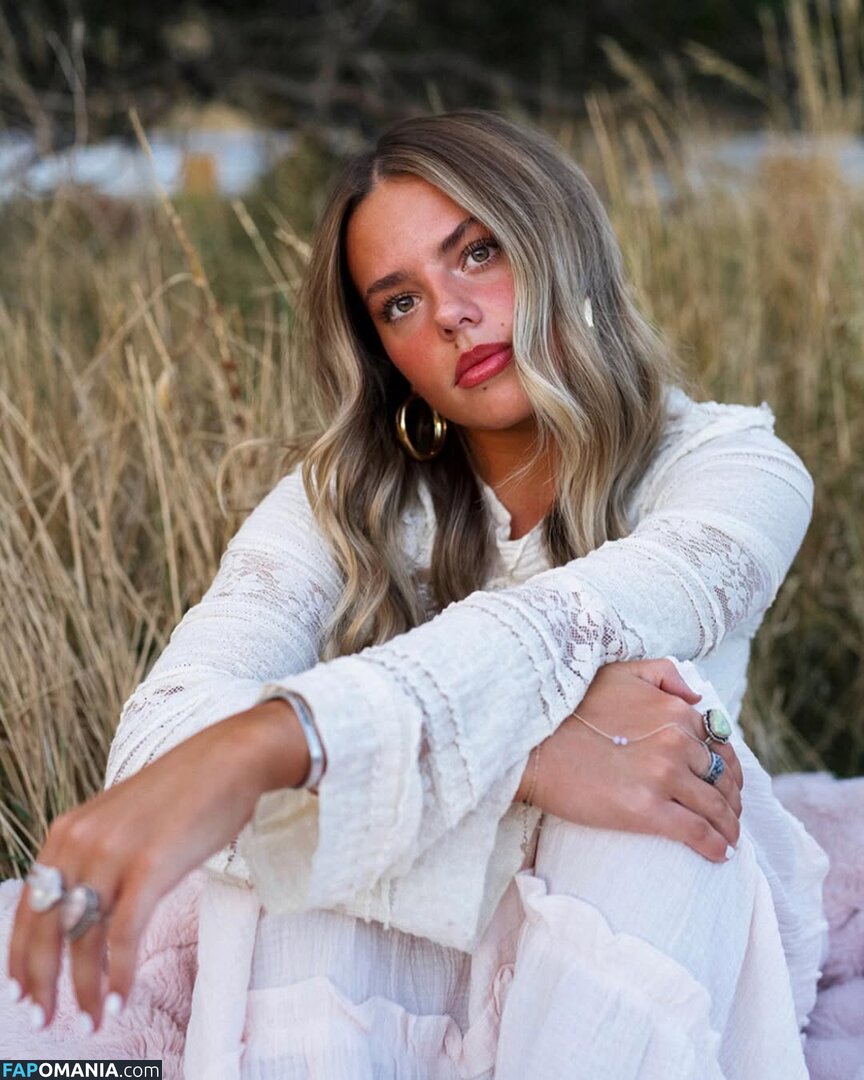 Emmi Butler / emmilaurie Nu OnlyFans  Photo fuitée #1