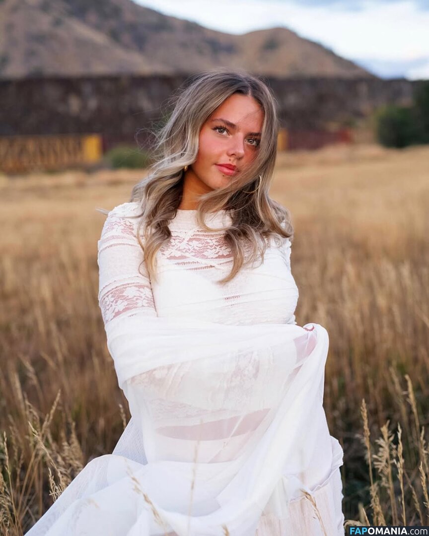 Emmi Butler / emmilaurie Nu OnlyFans  Photo fuitée #4