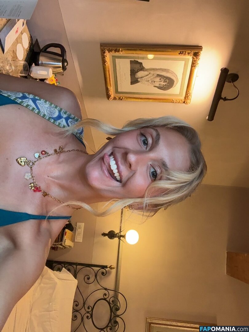 emilywallbank / emwallbank / https: / miwallbank Nu OnlyFans  Photo fuitée #5