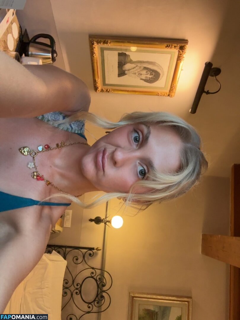 emilywallbank / emwallbank / https: / miwallbank Nu OnlyFans  Photo fuitée #6
