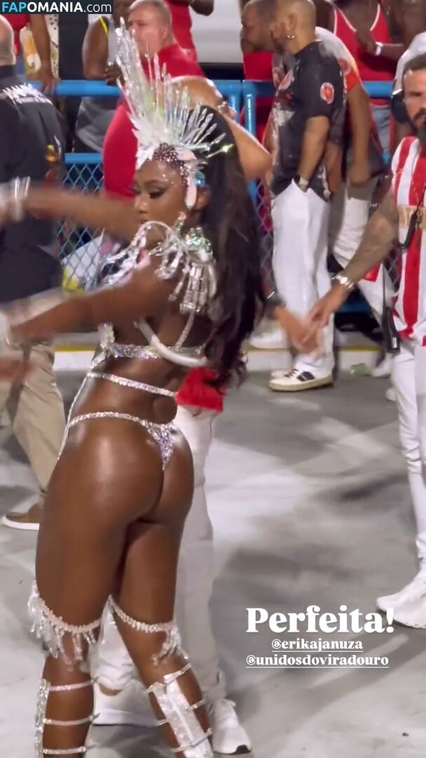 Erika Januza / erikajanuza Nu OnlyFans  Photo fuitée #1