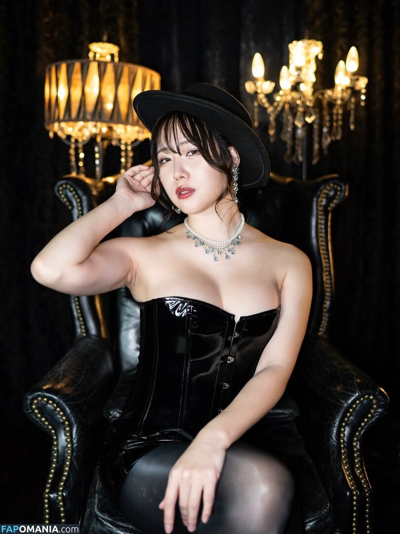 Erika Momoyama / eri0208i / erika_momoyama Nu OnlyFans  Photo fuitée #9