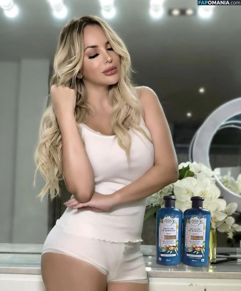 Erika Velez Nu OnlyFans  Photo fuitée #2