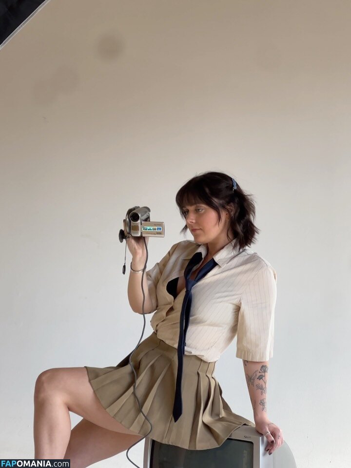 Erin Dougal / Smosh / erindougal Nu OnlyFans  Photo fuitée #3