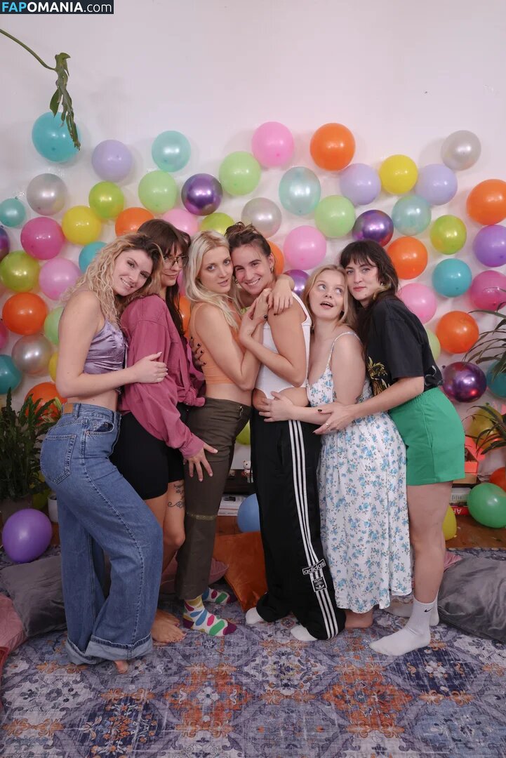 Ersties / abiadultpics / erstiesofficial Nu OnlyFans  Photo fuitée #428