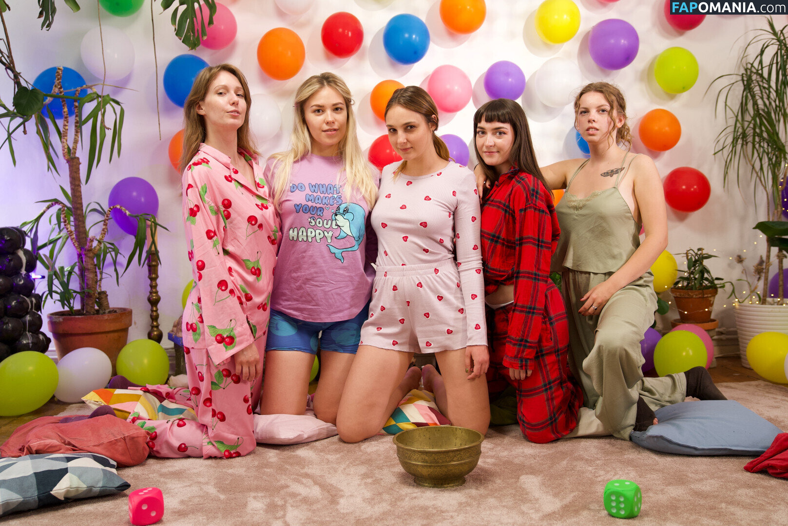 Ersties / abiadultpics / erstiesofficial Nu OnlyFans  Photo fuitée #436