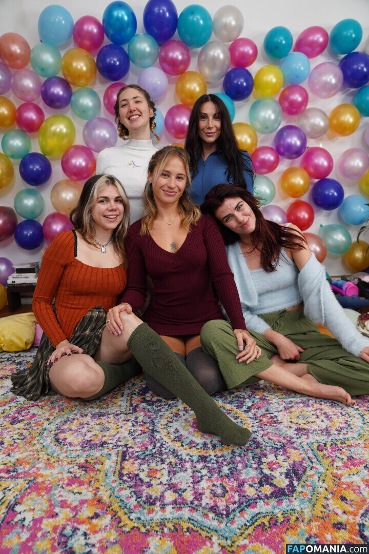 Ersties / abiadultpics / erstiesofficial Nu OnlyFans  Photo fuitée #442