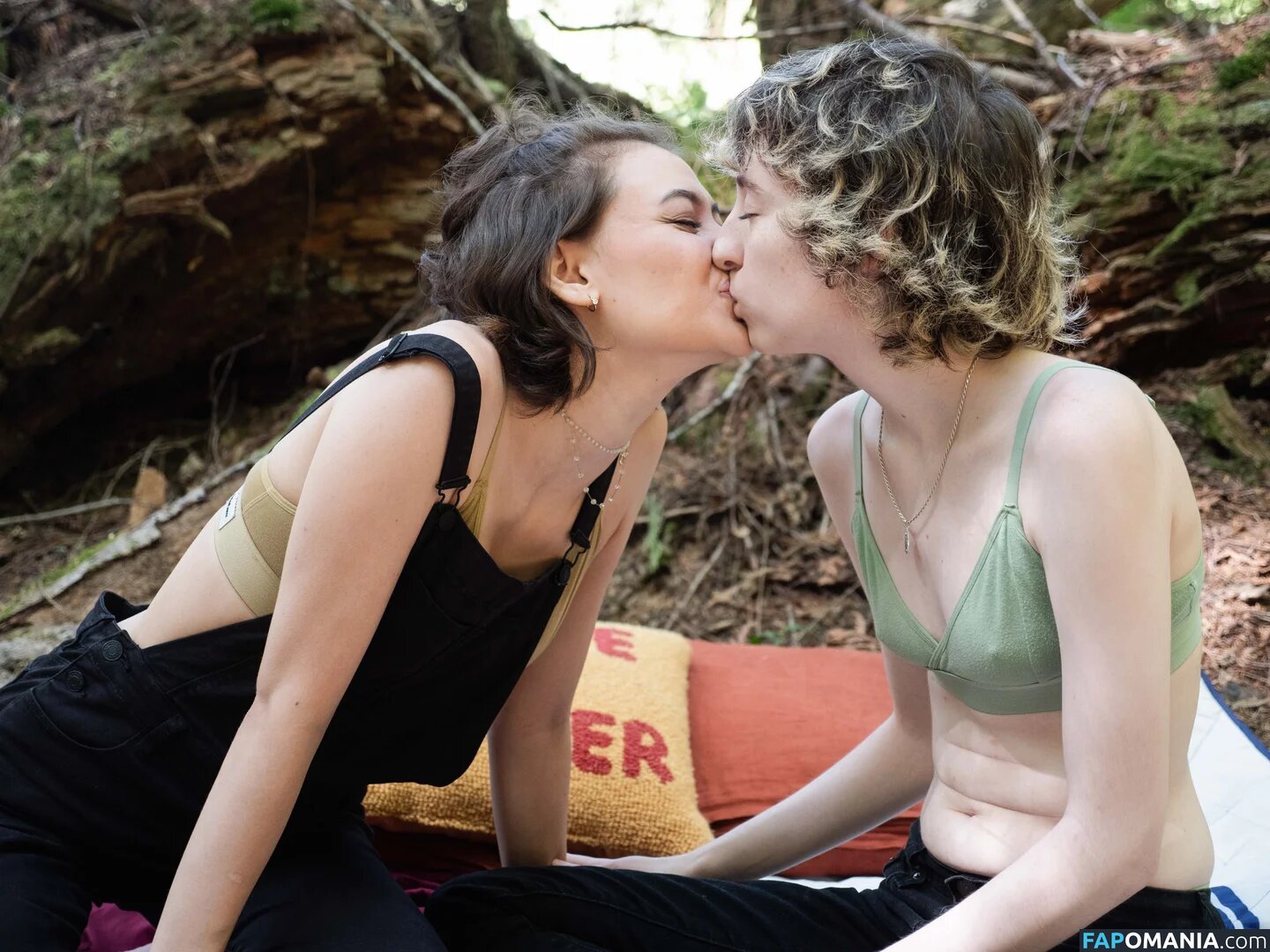 Ersties / abiadultpics / erstiesofficial Nu OnlyFans  Photo fuitée #444