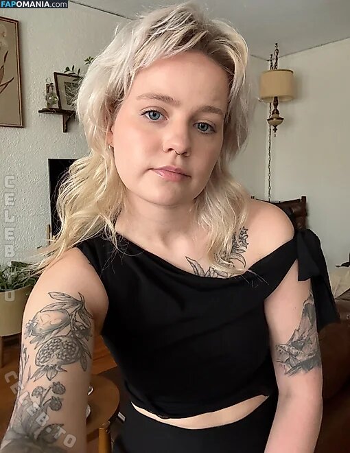 Ersties / abiadultpics / erstiesofficial Nu OnlyFans  Photo fuitée #477