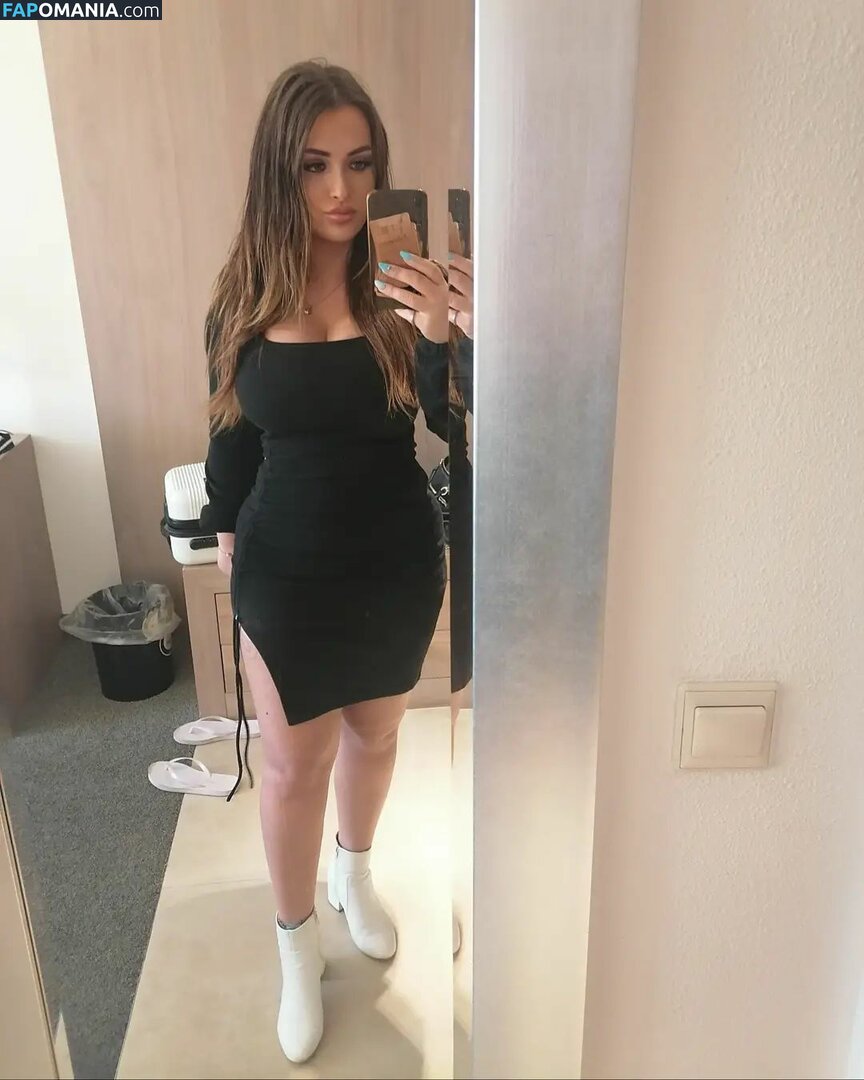 Esmeralda / Esmireal / esmeralda111 Nu OnlyFans  Photo fuitée #1