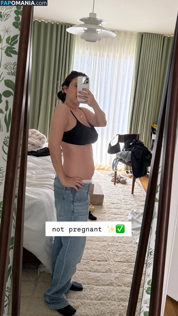 Esther Povitsky / esthermonster Nu OnlyFans  Photo fuitée #1