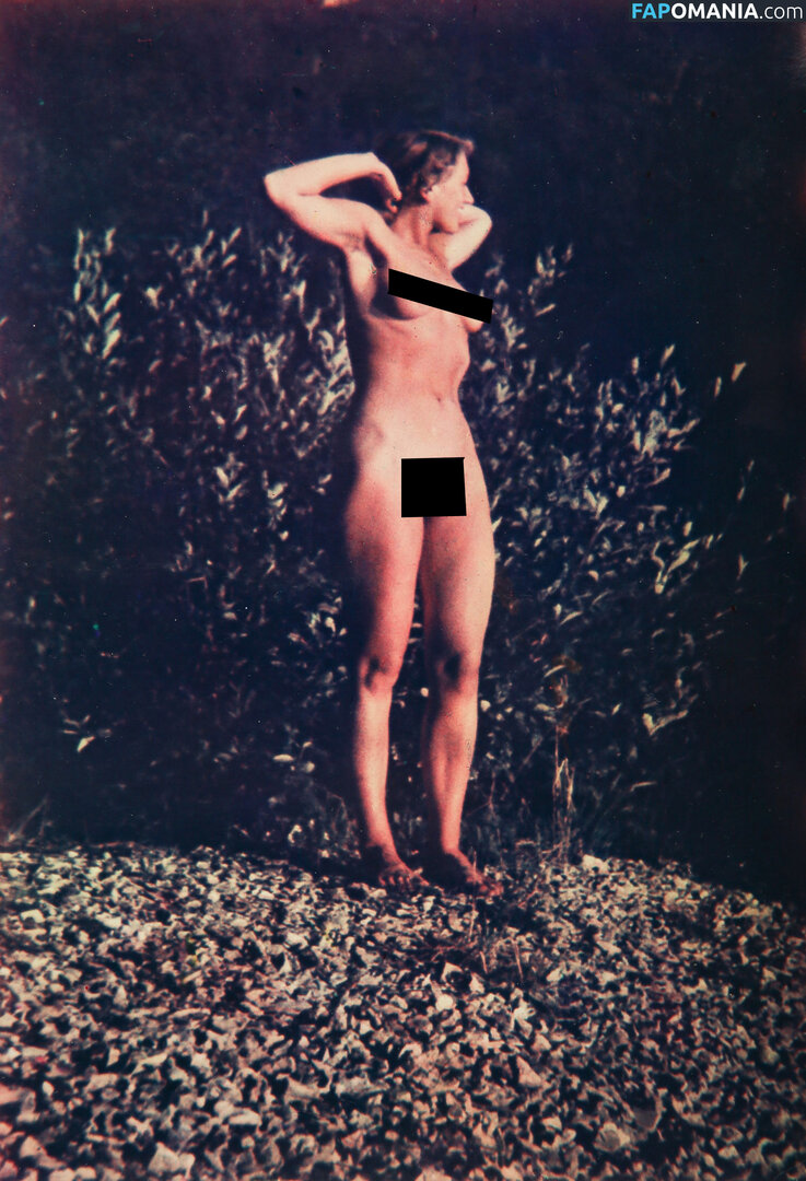 Eva Braun Nu OnlyFans  Photo fuitée #2