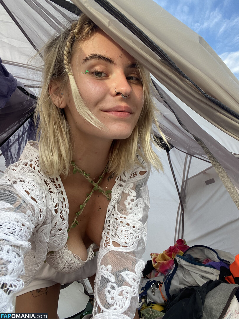 Eva Deli / Evadeli / Mariika / Mary Dryad / deli.eva / evadeli_ Nu OnlyFans  Photo fuitée #3