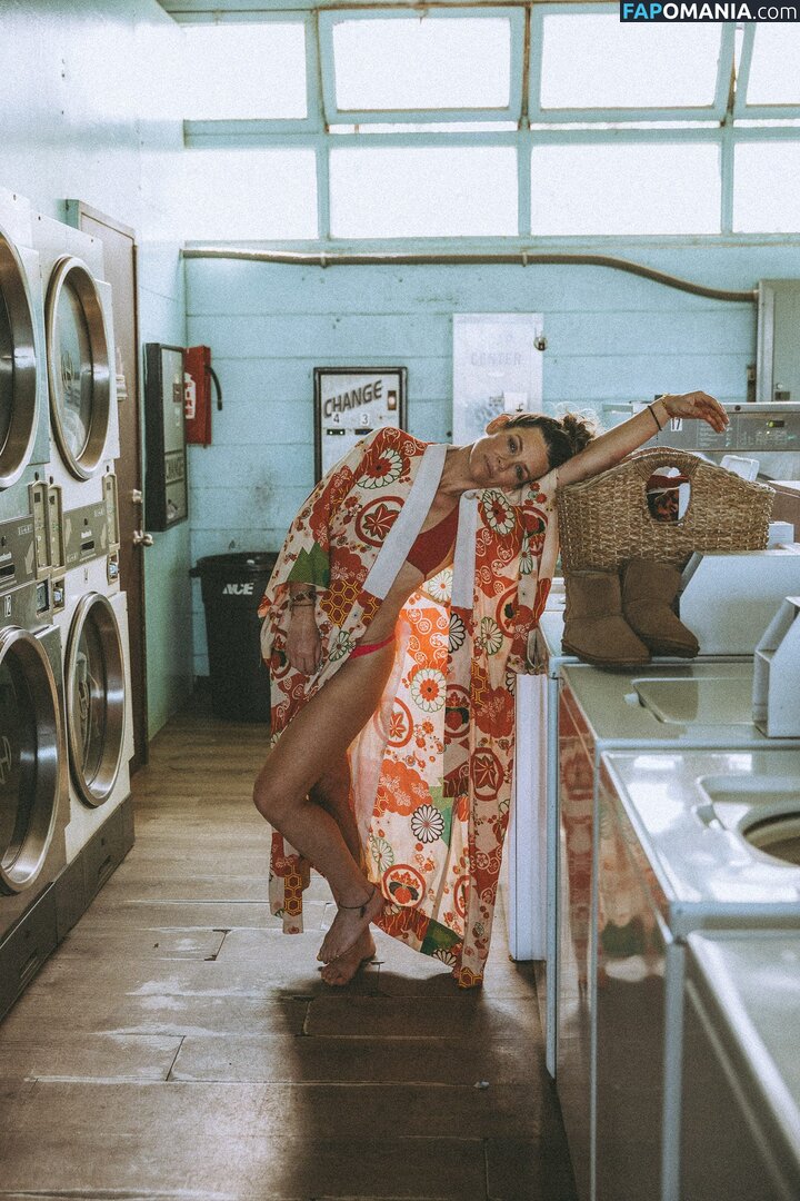 Evangeline Lilly / EvangelineLilly / evangelinelillyofficial / https: / lilyevangeline Nu OnlyFans  Photo fuitée #77