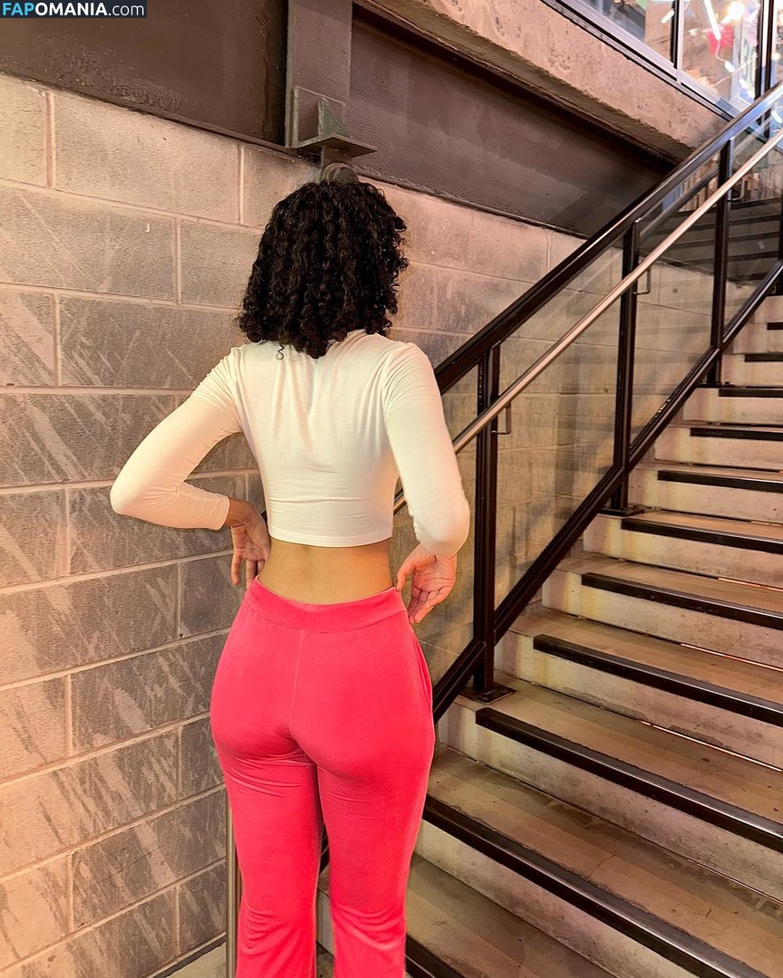 eliana / ewmxt / lalayravo / woahnatty Nu OnlyFans  Photo fuitée #17