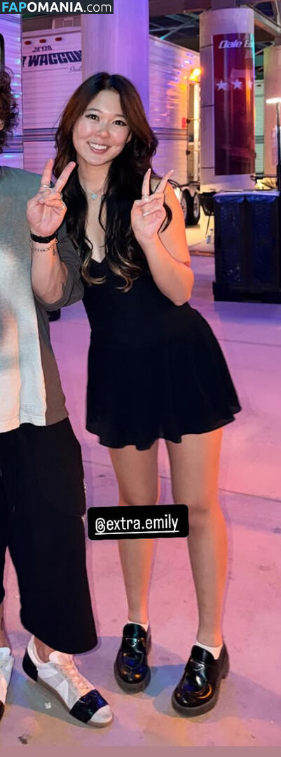 ExtraEmily / extra.emilay / extra.emily / extraemilyy / extremly_cute Nu OnlyFans  Photo fuitée #9
