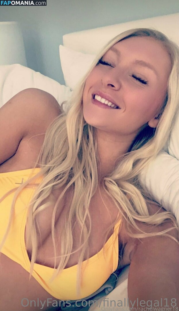 finallylegal18 / hazel_beauti Nu OnlyFans  Photo fuitée #340