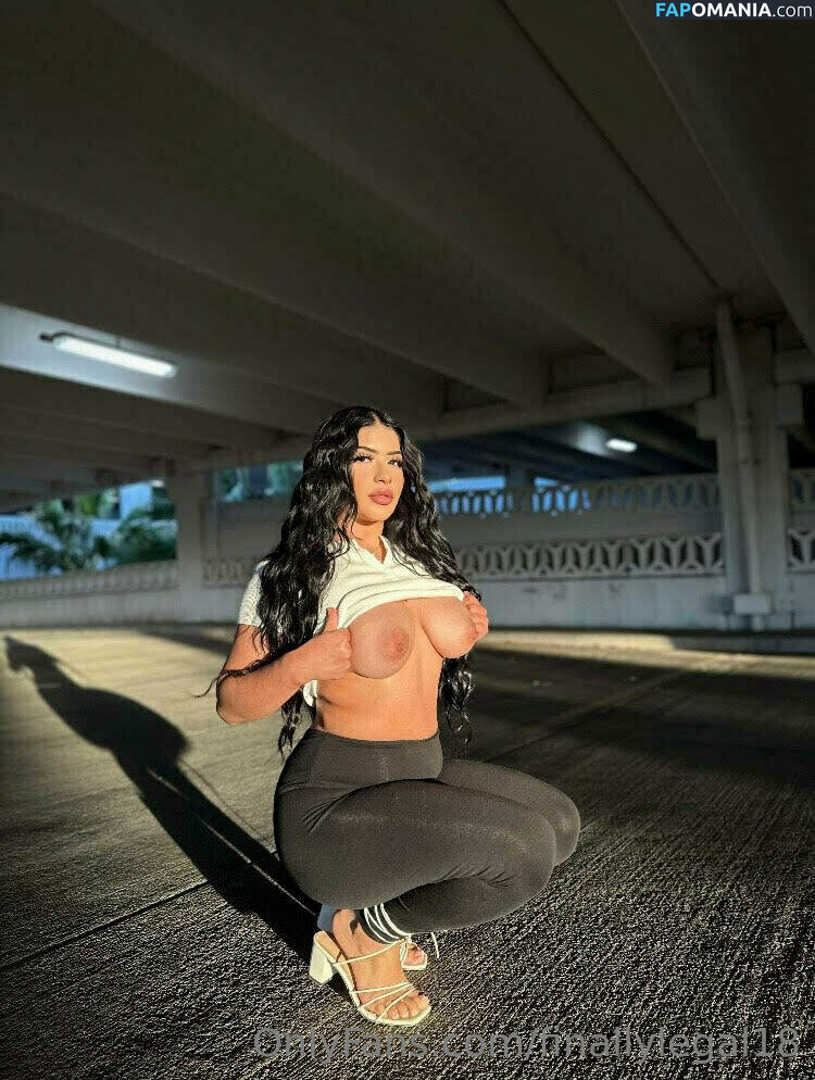finallylegal18 / hazel_beauti Nu OnlyFans  Photo fuitée #391