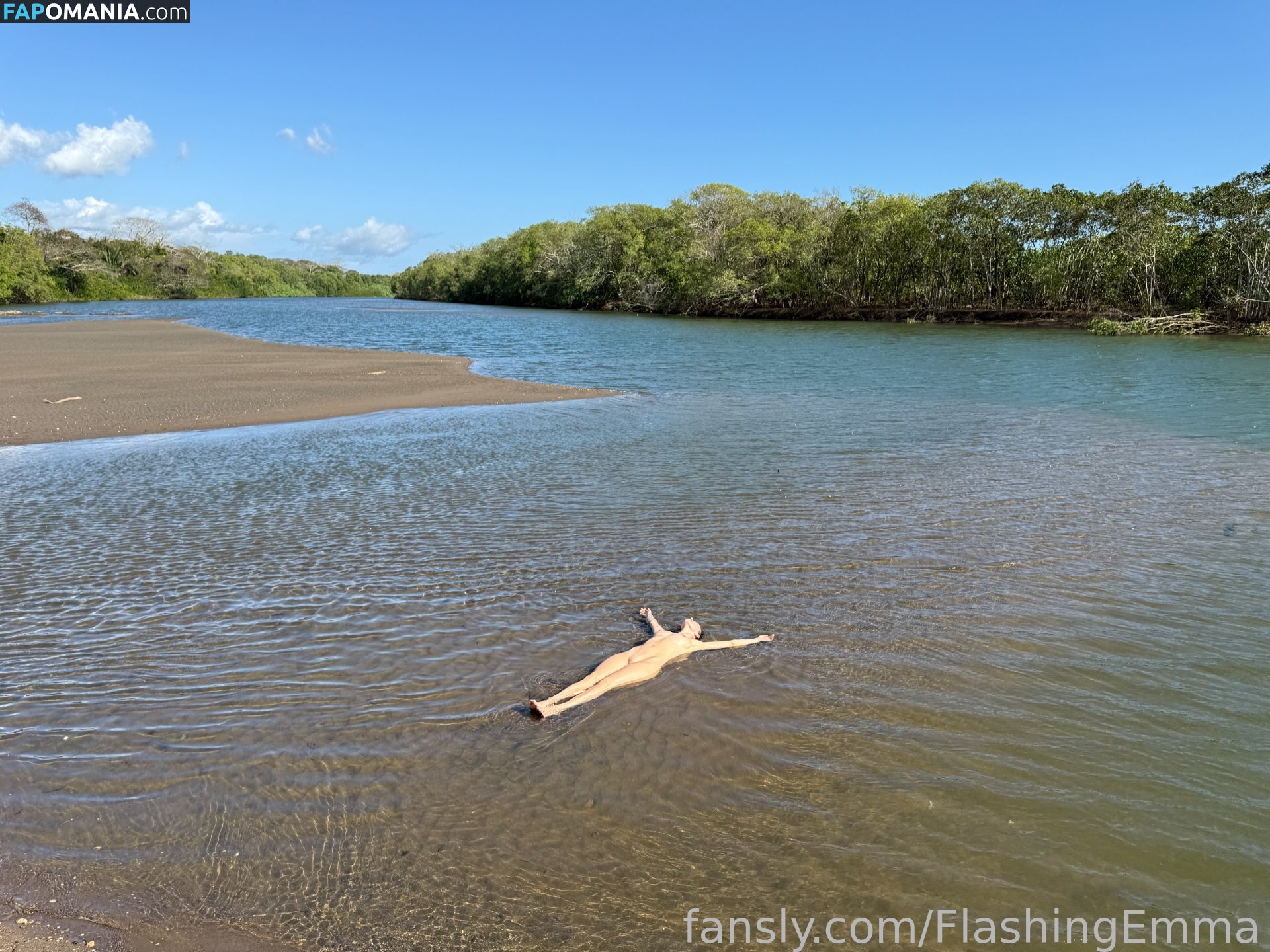 FlashingEmma / https: Nu OnlyFans  Photo fuitée #2