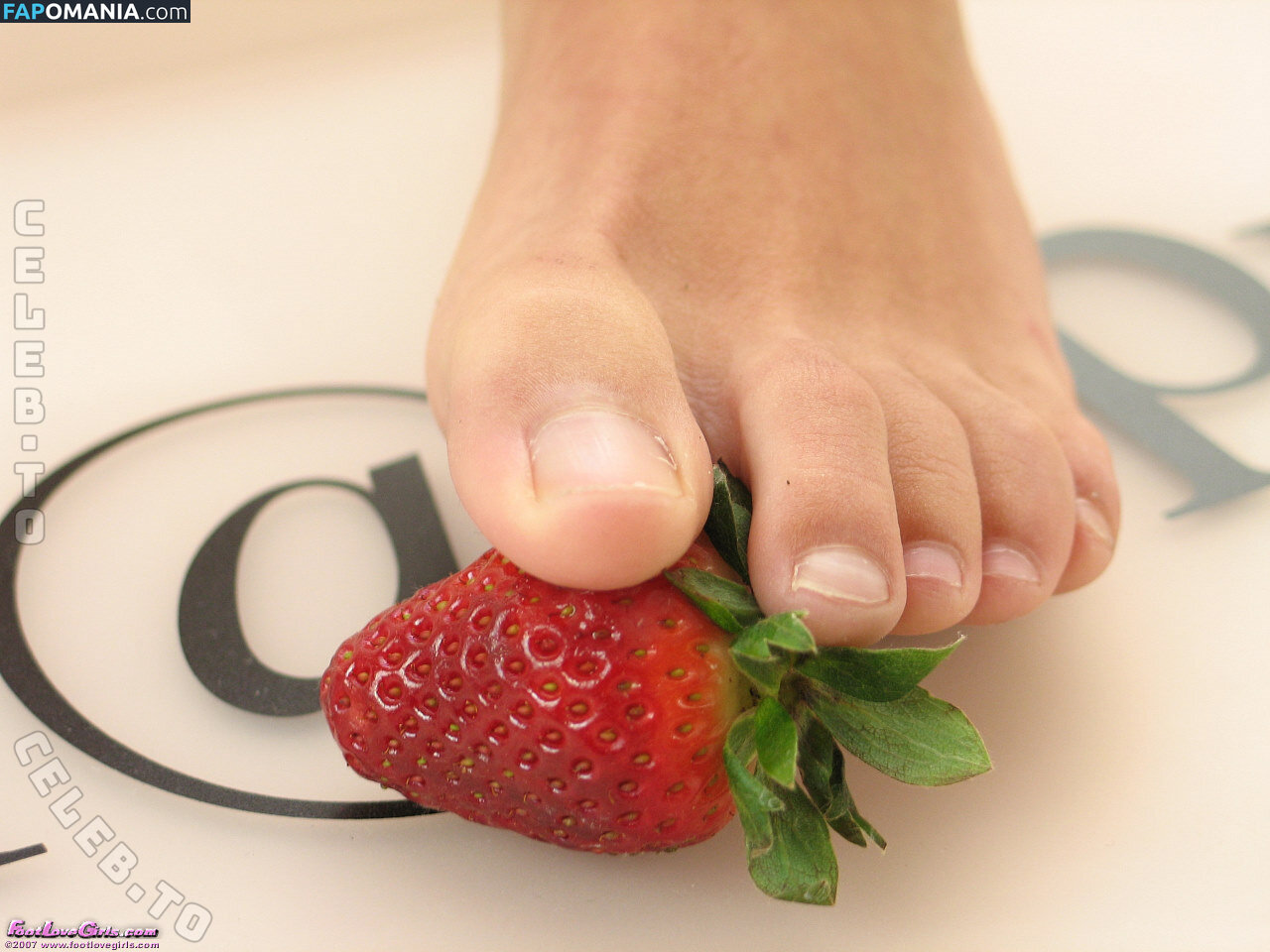 Footlovegirls Nu OnlyFans  Photo fuitée #28