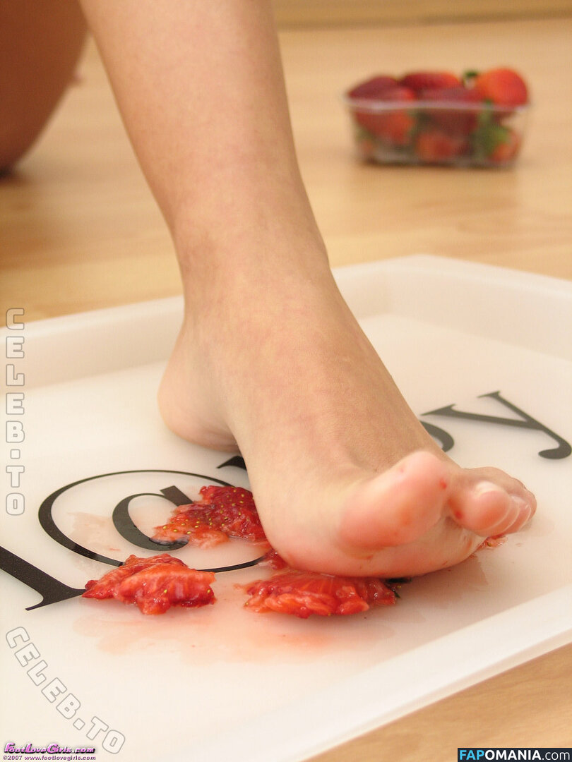 Footlovegirls Nu OnlyFans  Photo fuitée #38