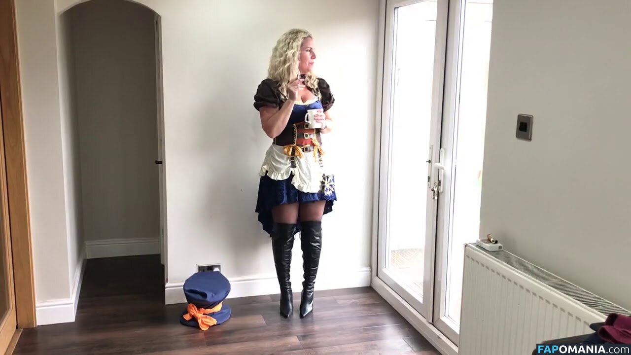 Foxy Geek Girl / foxygeekgirl Nu OnlyFans  Photo fuitée #6