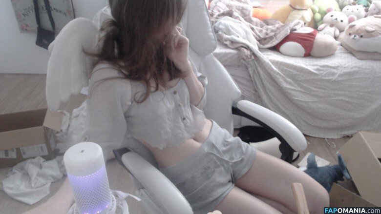 frenchbread1122 / frenchybread1122 / maple3944archive / maplebreadok Nu OnlyFans  Photo fuitée #1