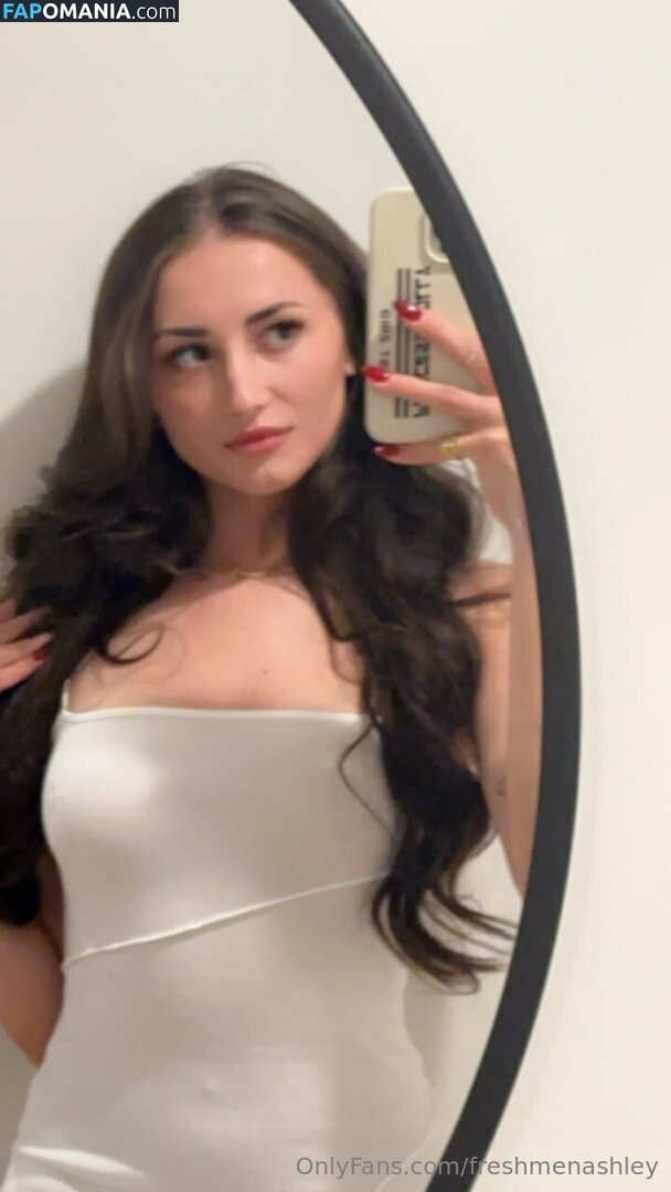 _ashhhhleeey_ / freshmenashley Nu OnlyFans  Photo fuitée #504