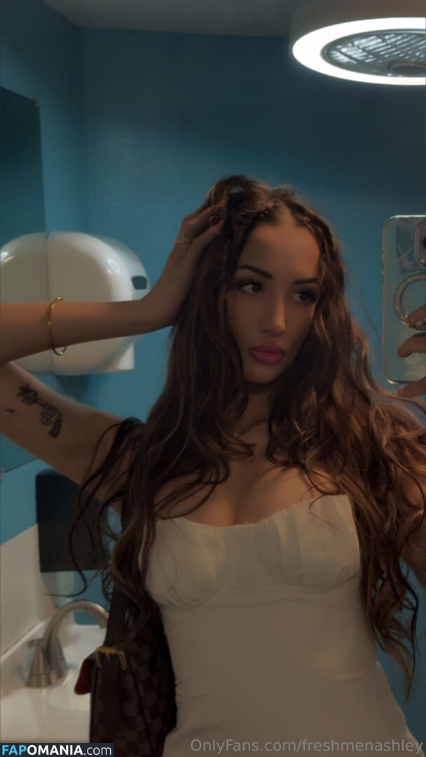 _ashhhhleeey_ / freshmenashley Nu OnlyFans  Photo fuitée #518