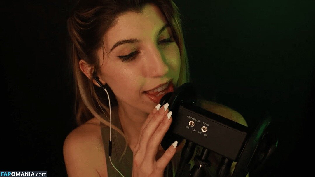 FrivolousFox ASMR / FrivviFox / frivvay Nu OnlyFans  Photo fuitée #148