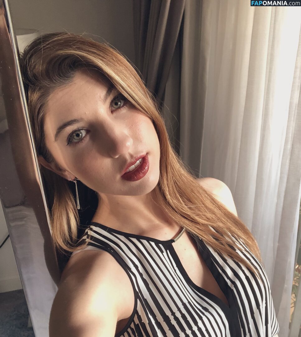 FrivolousFox ASMR / FrivviFox / frivvay Nu OnlyFans  Photo fuitée #151